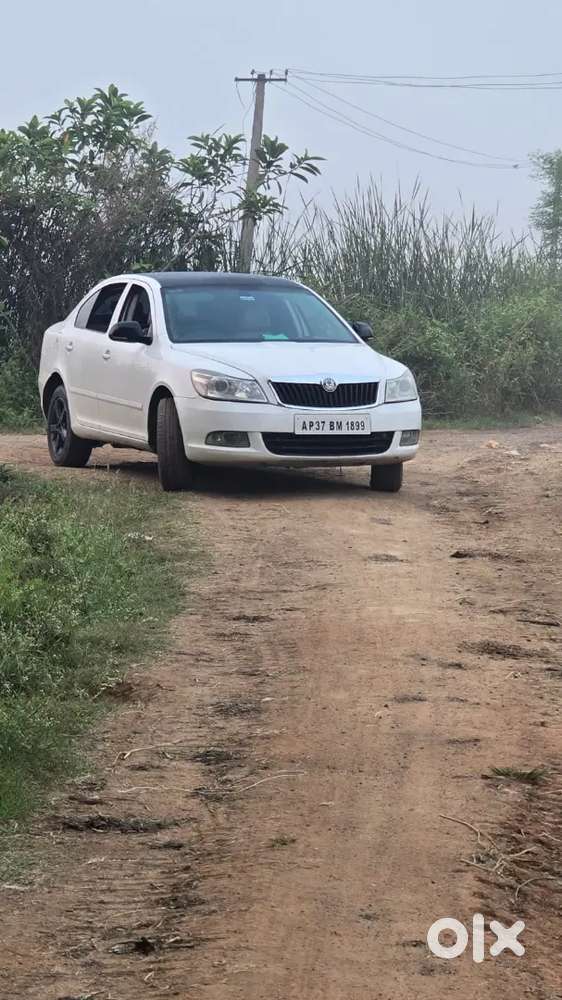 Skoda Laura Ambiente 2012 Diesel Manual Second Owner