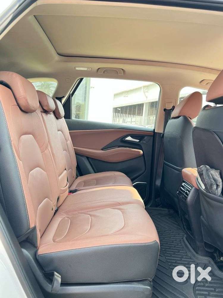 Mg Hector Plus Savvy Pro 1.5 Turbo Petrol Cvt 7 Str Dual Tone, 2023,..