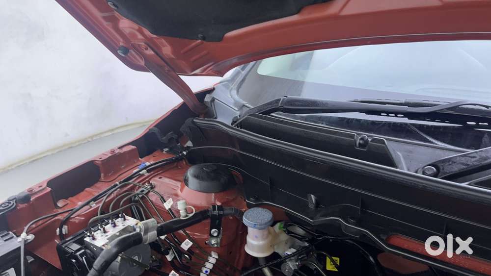 Maruti Suzuki Brezza Vxi At, 2025, Petrol