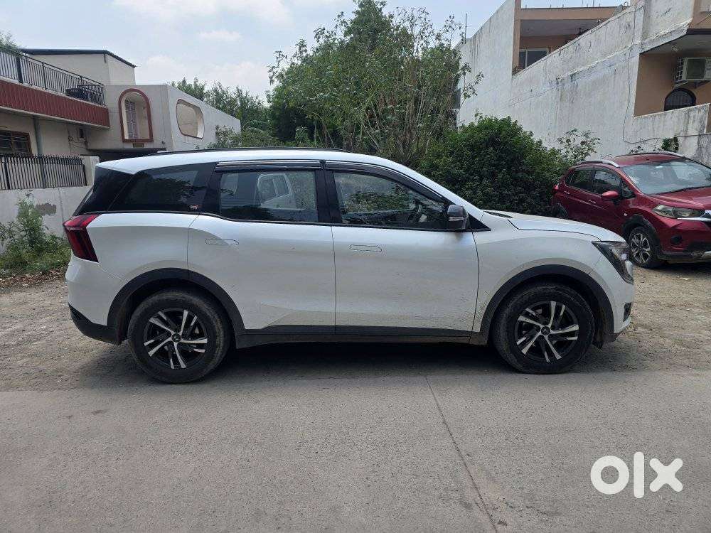 Mahindra Xuv700 2.2 Ax 5 Diesel At 7 Str, 2024, Diesel