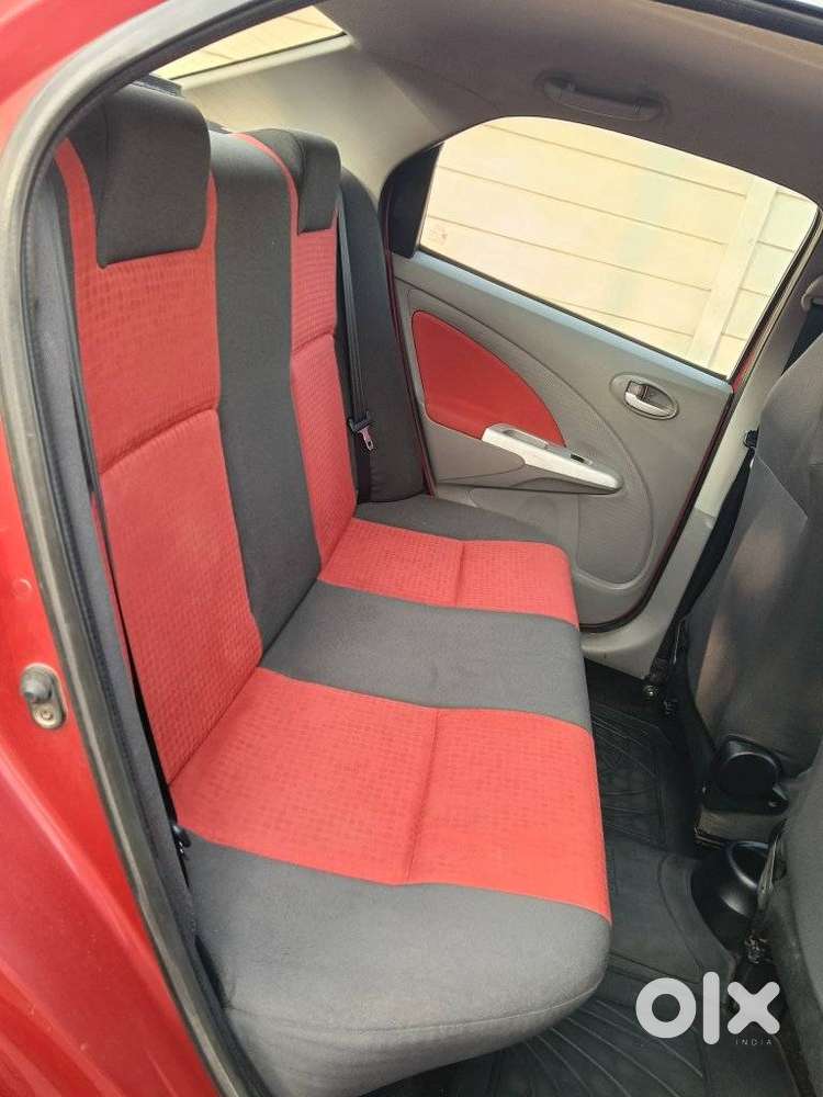 Toyota Etios Cross 1.2 V, 2011, Petrol