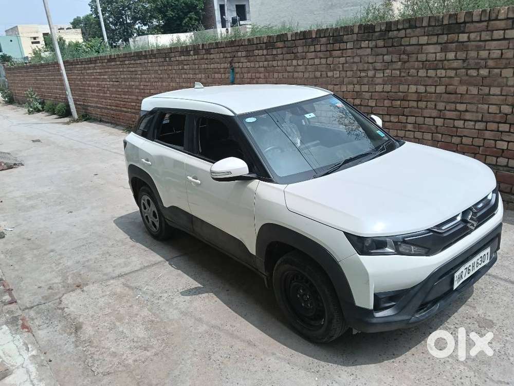Brezza Vxi Smart Hybrid 2023 19500km Driven