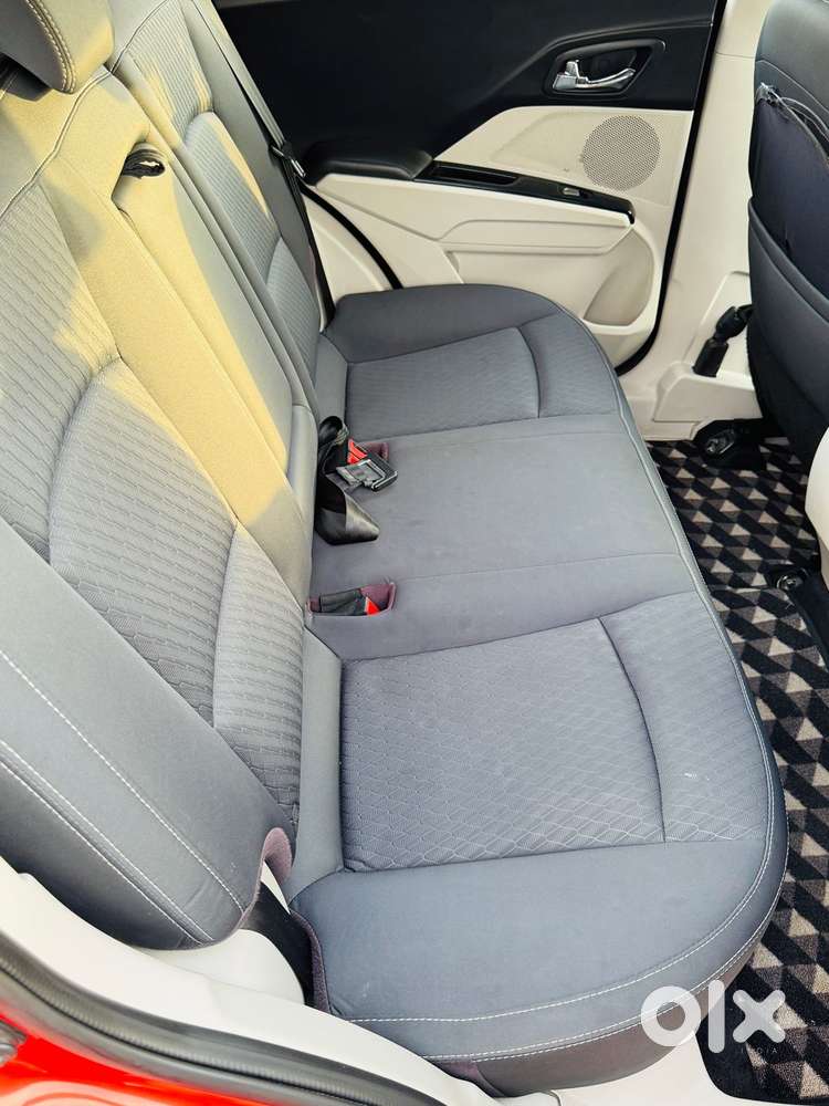 Mahindra Xuv300 W8, 2019, Petrol