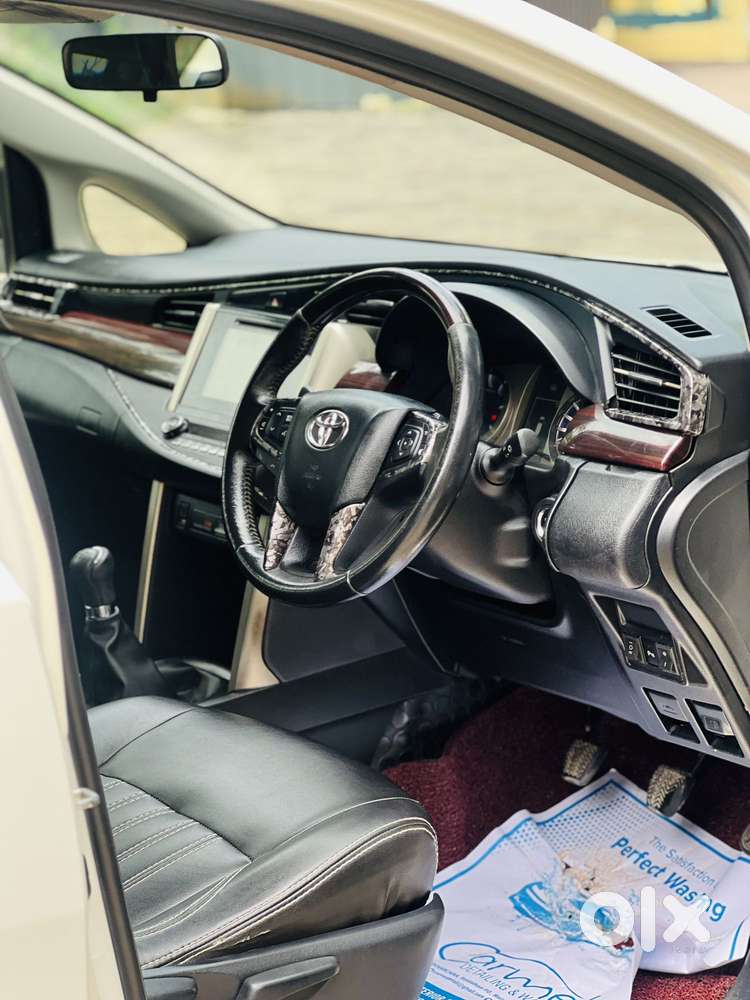 Toyota Innova Crysta 2.4 V 7 Str, 2017, Diesel