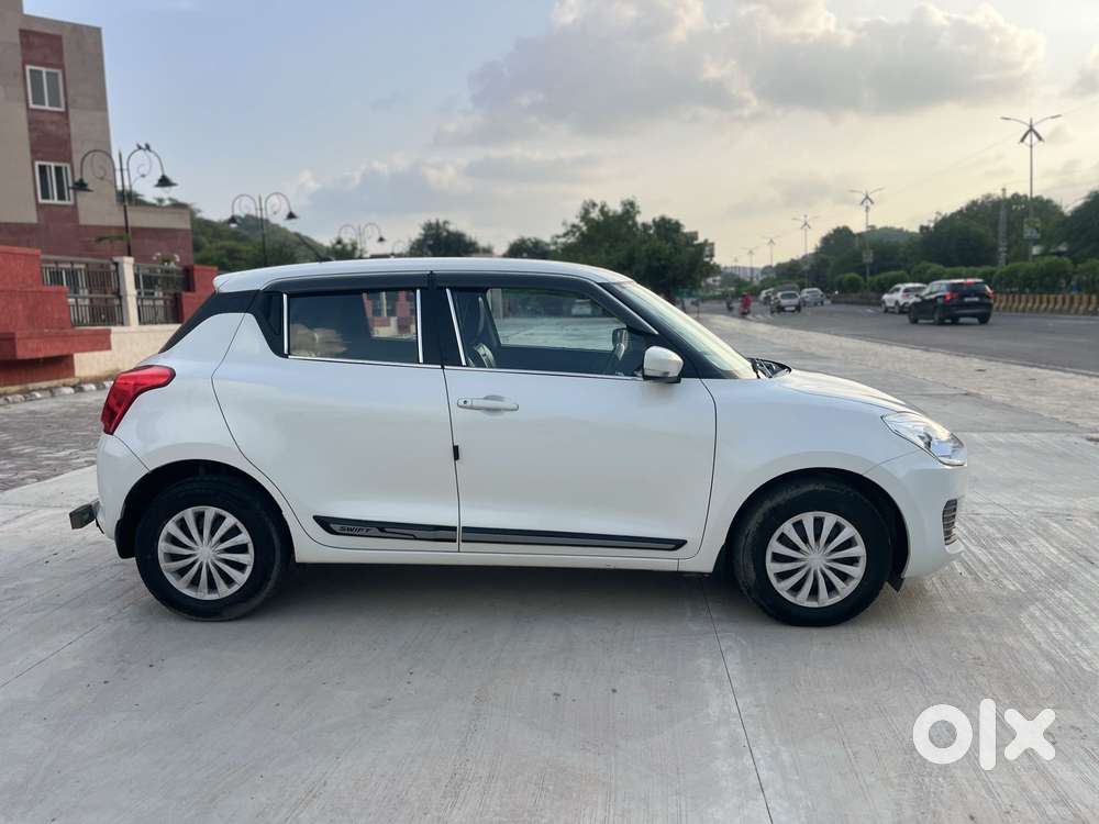 Maruti Suzuki Swift Vxi, 2022, Petrol