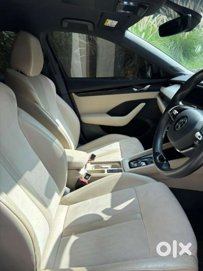 Skoda Octavia 2.0 L K Tsi At, 2022, Petrol