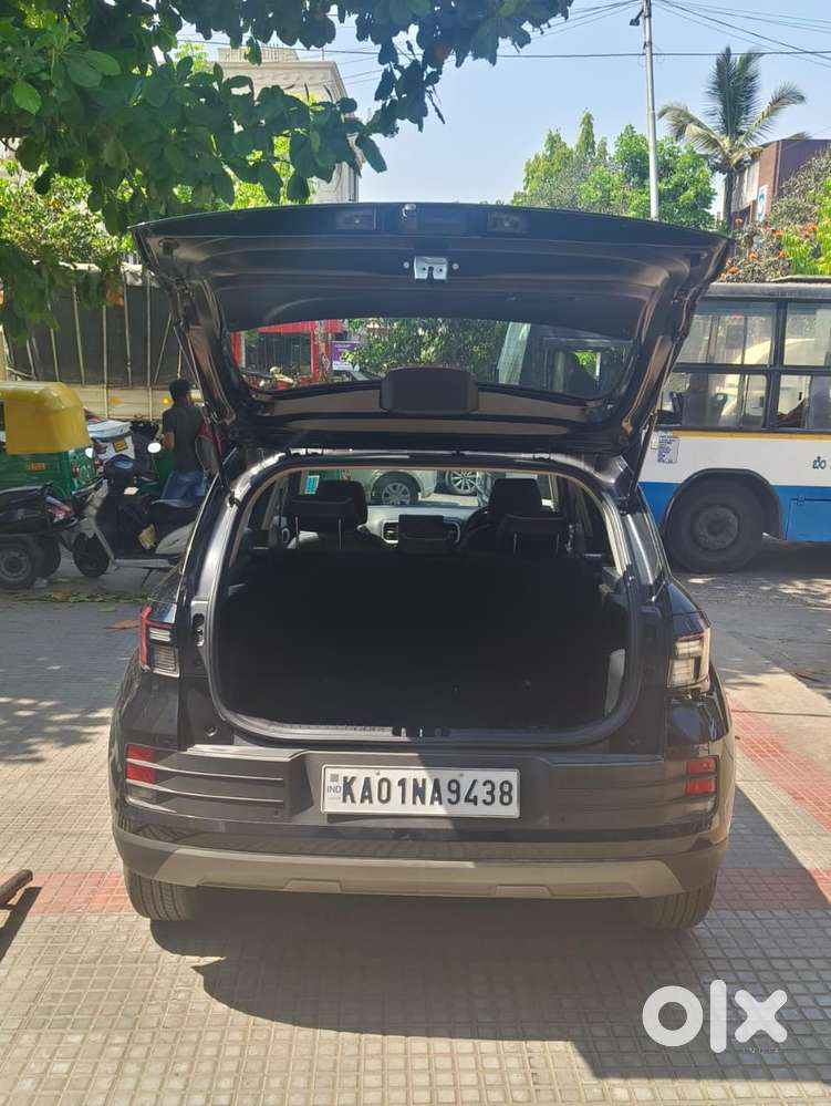 Hyundai Venue 1.0 Sx (o) Turbo Dct, 2023, Petrol