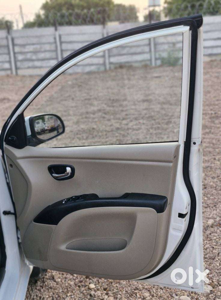 Hyundai I10 Sportz 1.1l, 2014, Cng & Hybrids