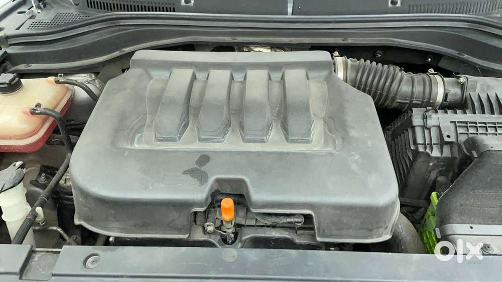 Mahindra Xuv700 2.0 Ax 5 Petrol At Str, 2022, Petrol