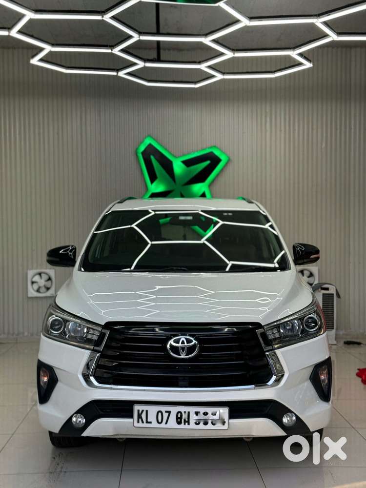 Toyota Innova Crysta 2.8z Automatic, 2016, Diesel