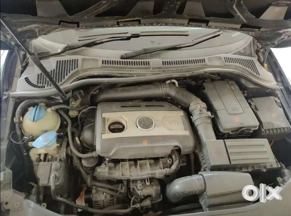 Skoda Superb 2013 Petrol 100000 Km Driven