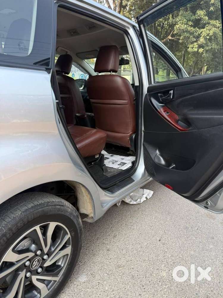 Toyota Innova Crysta [2020-ongoing] 2.4 Gx 7 Str, 2021, Diesel