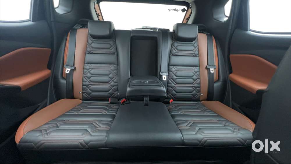 Nissan Magnite 1.0 Xv Premium Dual Tone, 2024, Petrol