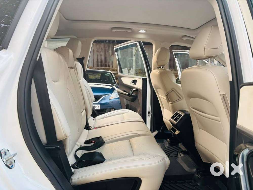 Mahindra Xuv700 2.2 Ax 7 Diesel Mt Luxury Pack Str, 2023, Diesel