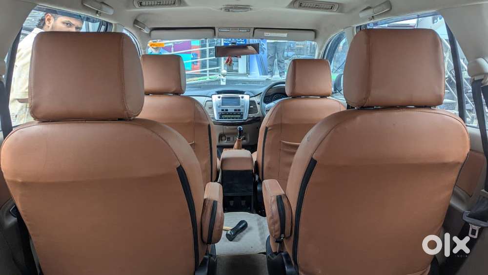 Toyota Innova 2.5 Vx 8 Seater Bs Iv, 2015, Diesel