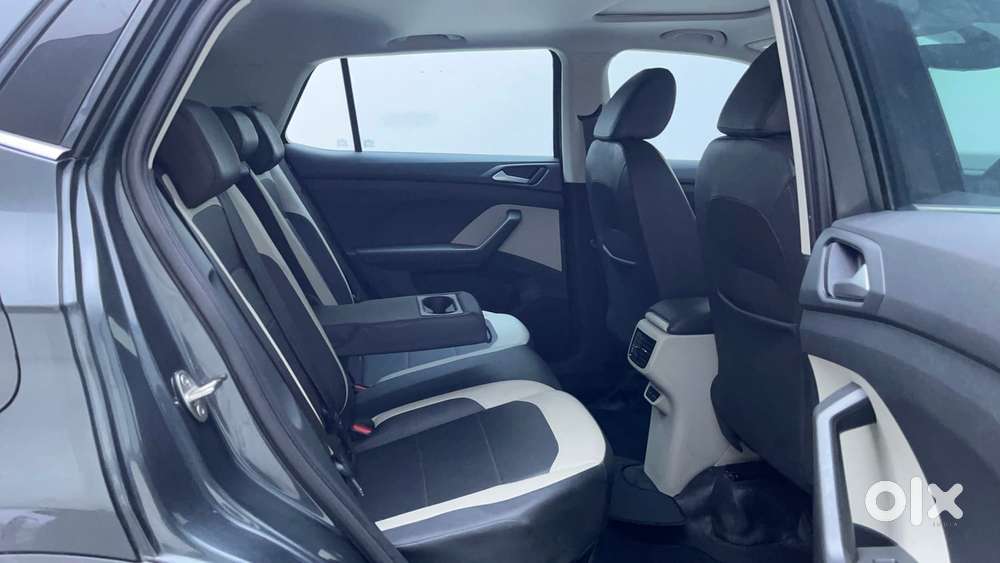 Volkswagen Taigun Topline 1.0 Tsi At (electric Seats), 2022, Petrol