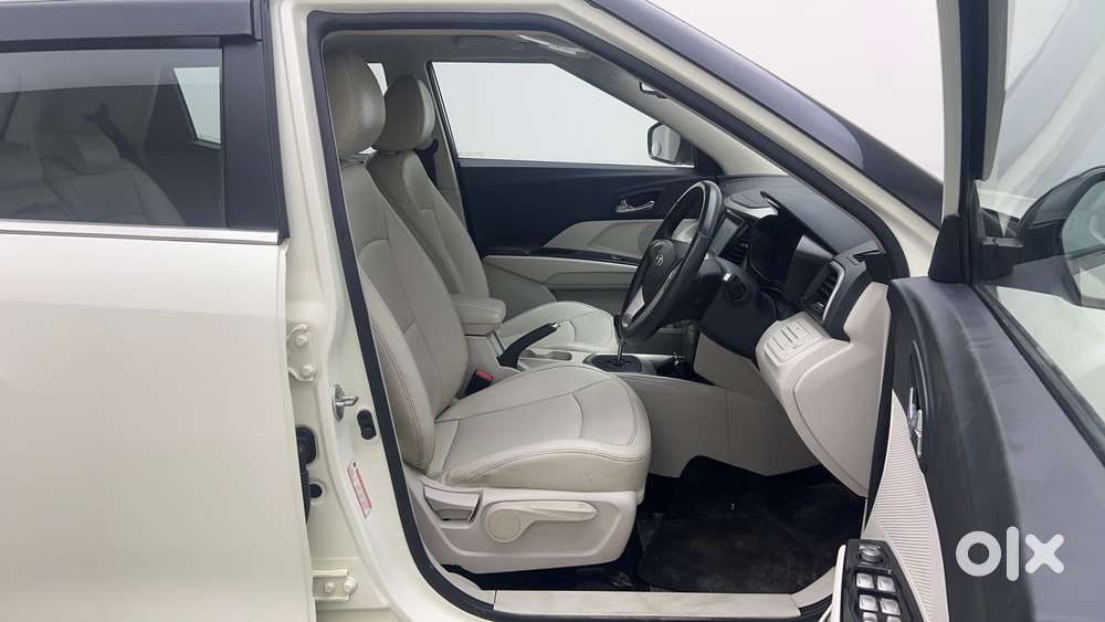 Mahindra Xuv300 W8 (o) 1.5 Diesel Amt, 2022, Diesel
