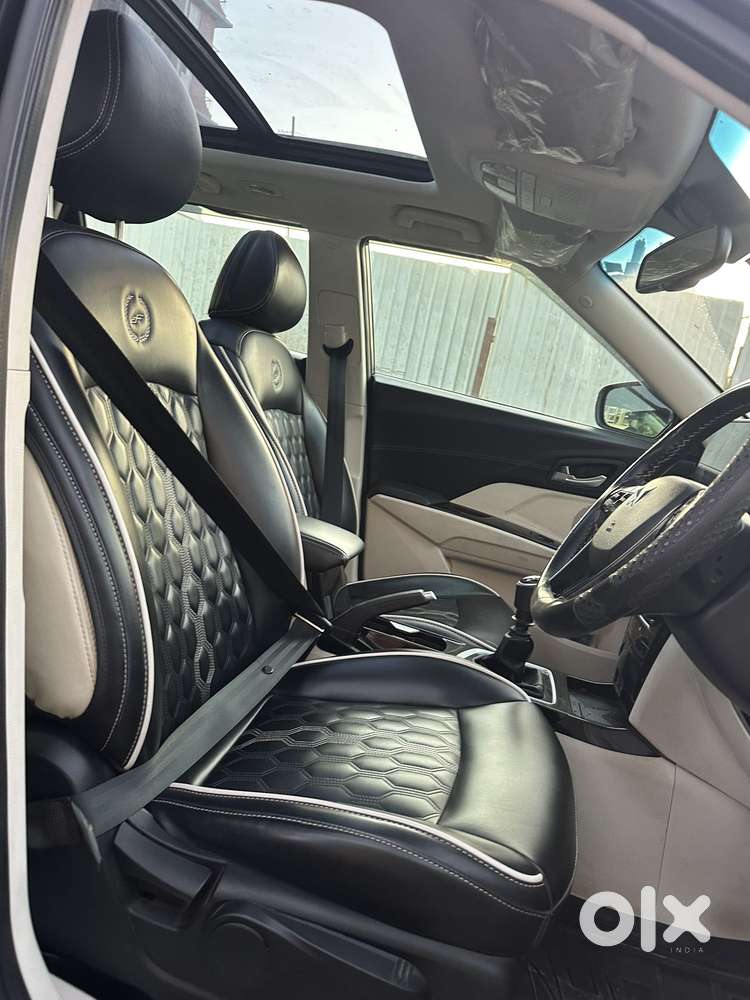 Mahindra Xuv 3xo Ax7 Diesel Mt, 2024, Diesel