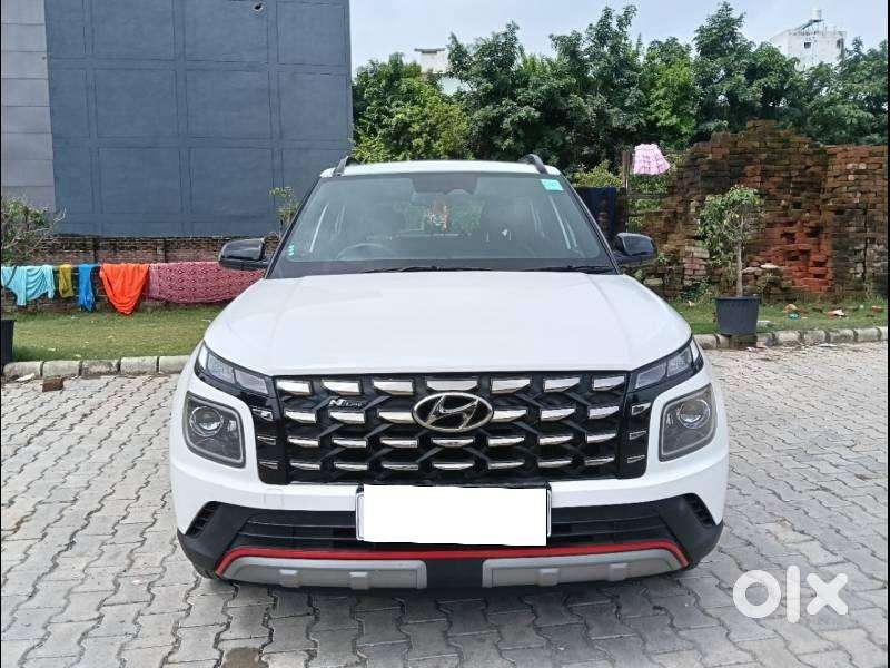 Hyundai Venue Sx(o) Knight Edition Mt, 2023, Petrol