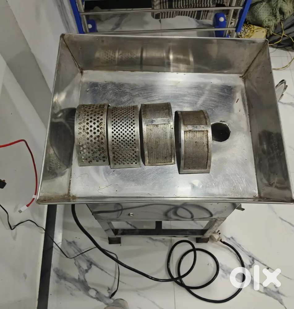 Stainless Steel Commercial Grinder Machine with 4 Jali/Sieves