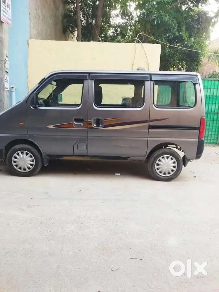 Maruti Suzuki Eeco 2018 सीएनजी और अन्य 33 Km Driven