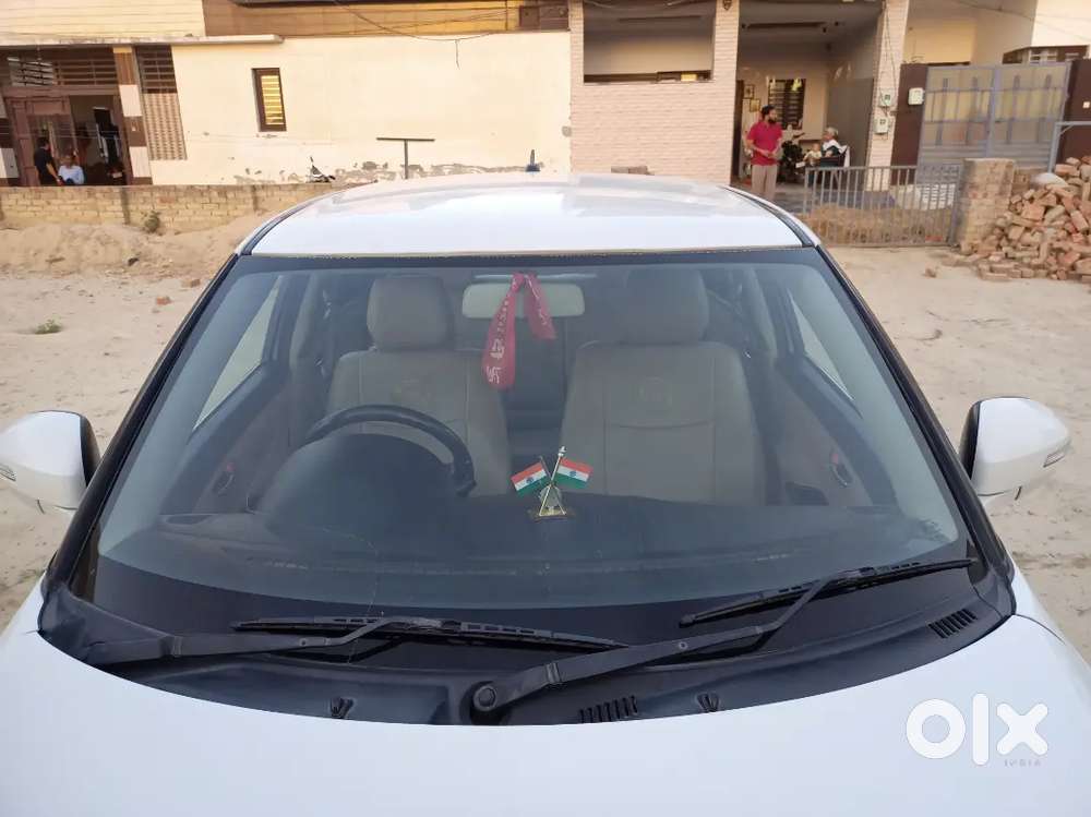 Maruti Suzuki Swift Dzire 2015