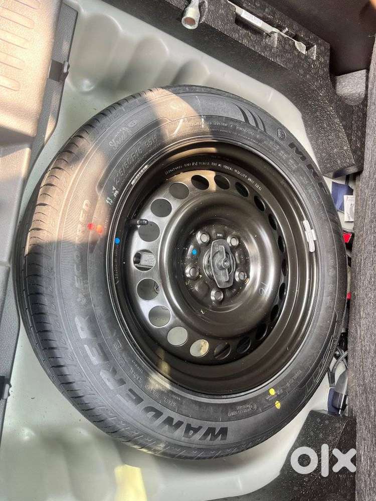 Maruti Suzuki Brezza 1.5 Vxi Smart Hybrid, 2024, Petrol