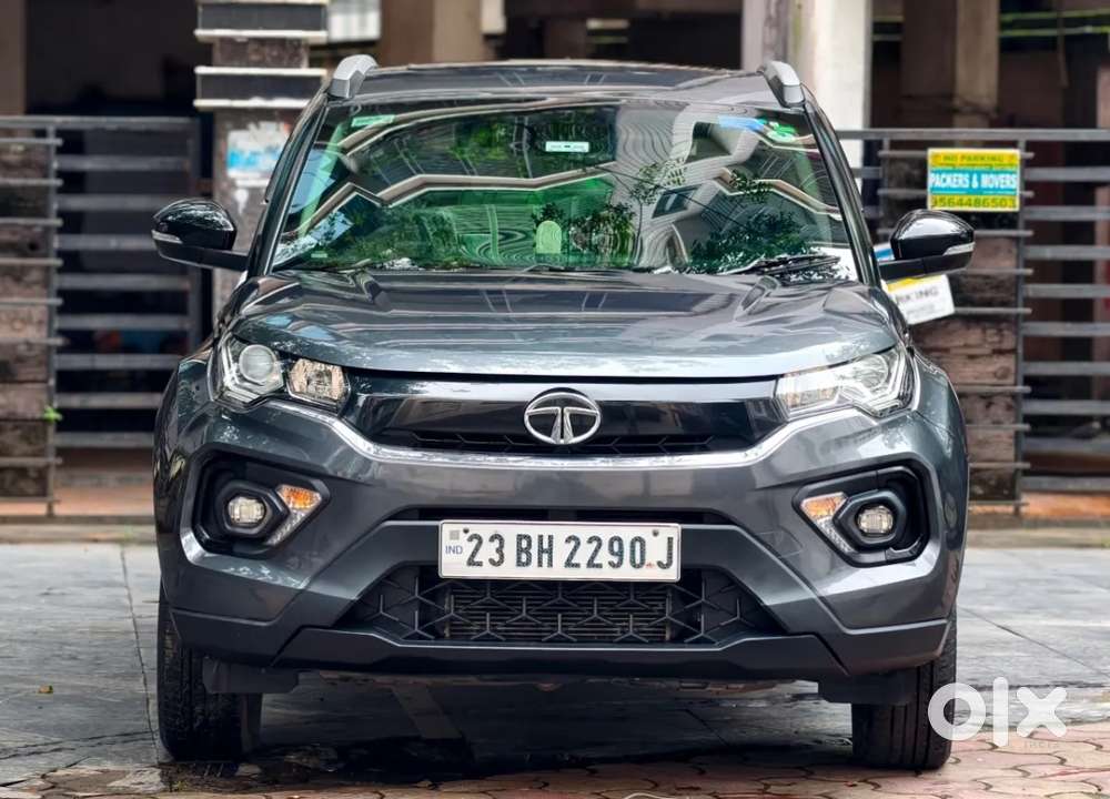 Tata Nexon 1.5 Revotorq Xma Plus (s) Amt, 2023, Petrol