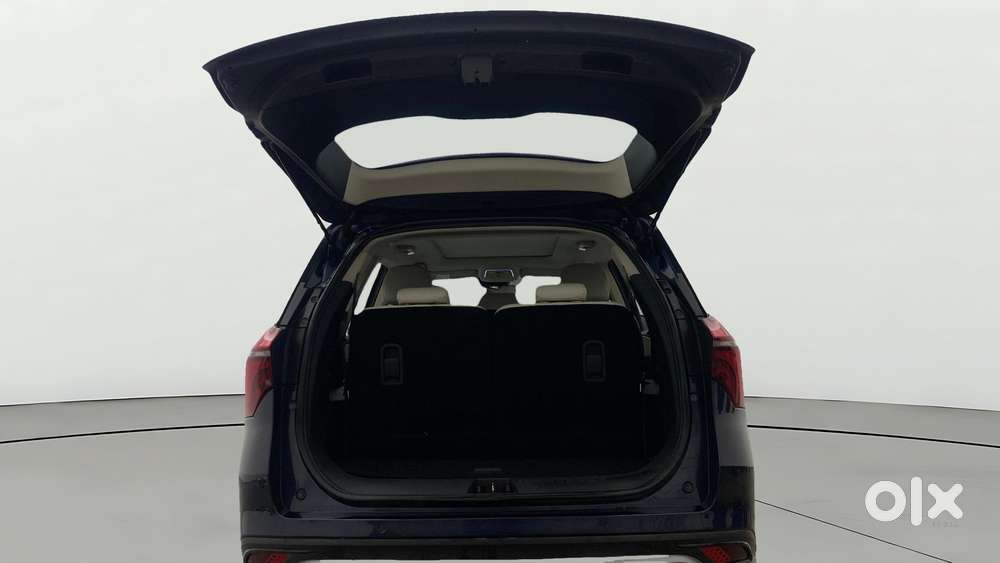Mahindra Xuv700 2.0 Ax 7 Petrol At Str, 2022, Petrol