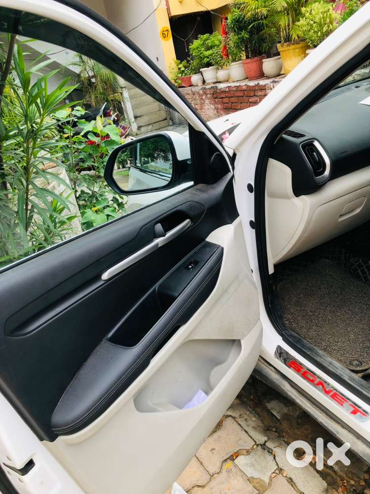 Kia Sonet Petrol 2023