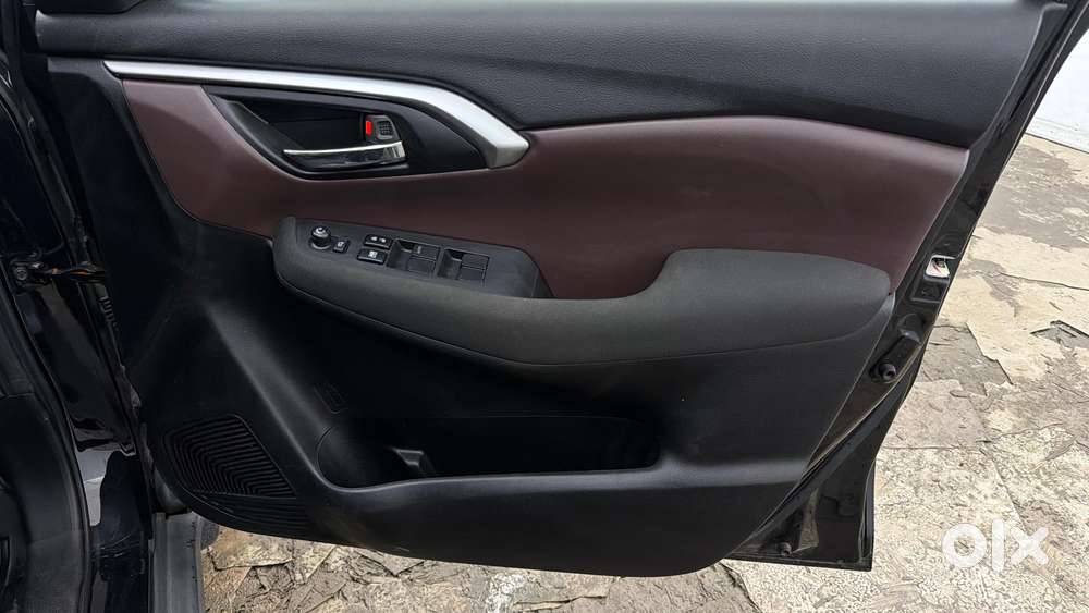 Maruti Suzuki Grand Vitara 1.5 Alpha Plus Intelligent Hybrid Ecvt, 2..