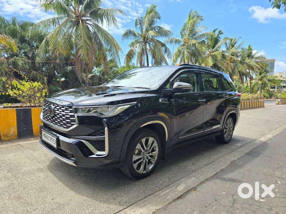 Toyota Innova Hycross 2.0 Zx (o) Hybrid 7 Str, 2025, Petrol