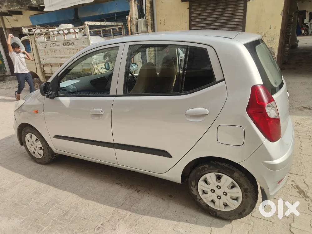 Hyundai I10 Magna – 2015  Silver  Excellent Condition