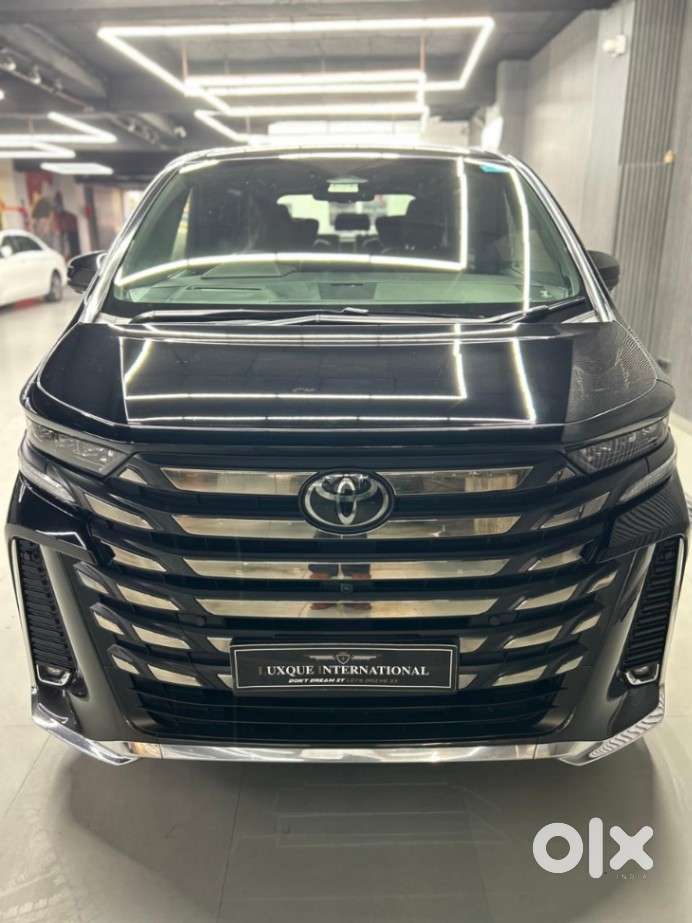 Toyota Vellfire Vip &ndash; Executive Lounge, 2023, Petrol