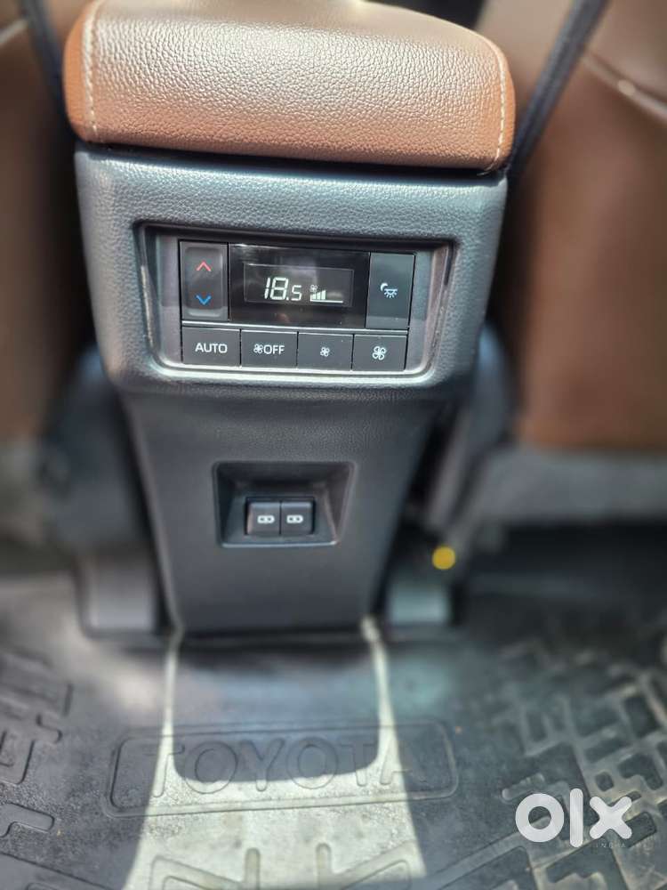 Toyota Innova Hycross 2.0 Zx (o) Hybrid 7 Str, 2023, Petrol