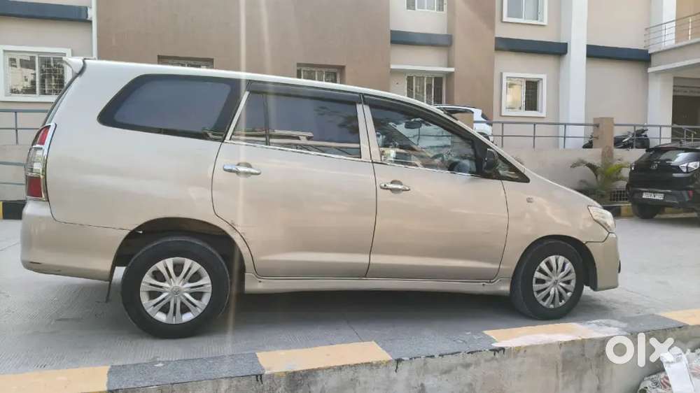 Toyota Innova 2.5 G 2015