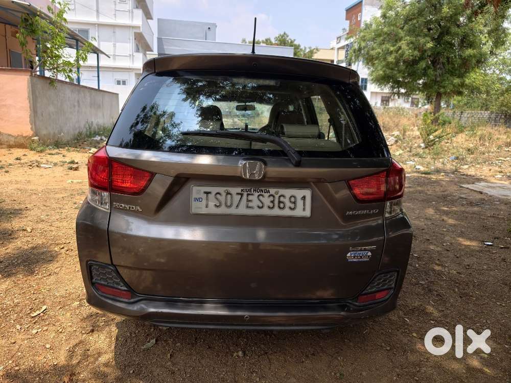 Honda Mobilio Urban Titanium Metalic,2015 Model 22kmph Mileage