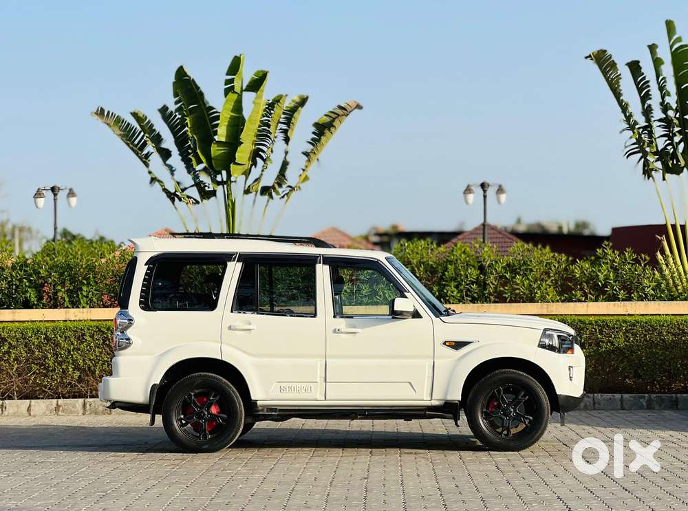 Mahindra Scorpio S10 8 Seater, 2015, Diesel