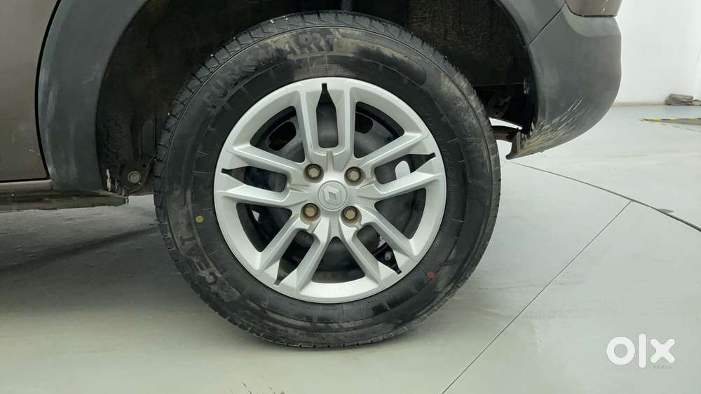 Renault Triber Rxt, 2021, Petrol