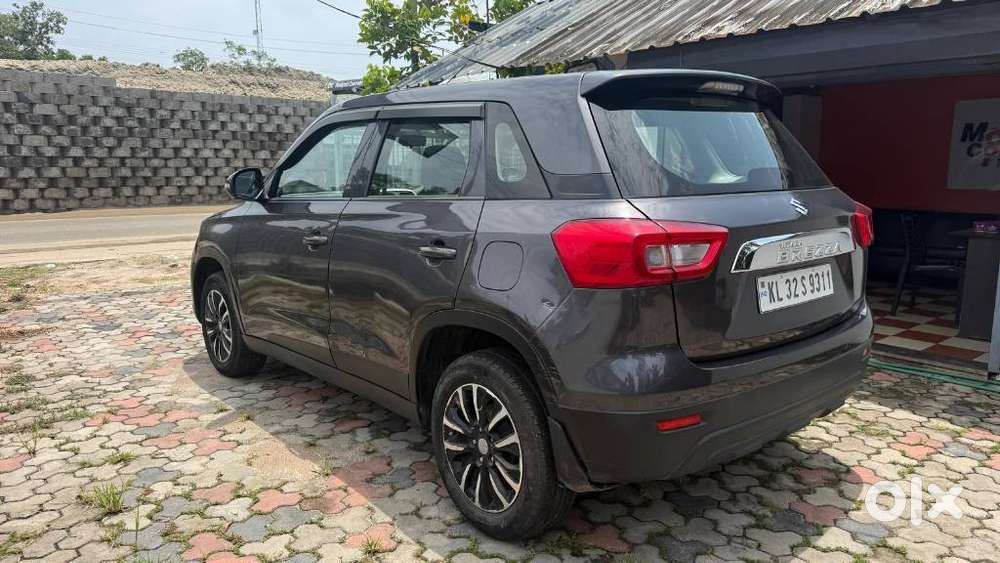 Maruti Suzuki Brezza 1.5 Lxi Smart Hybrid, 2022, Petrol