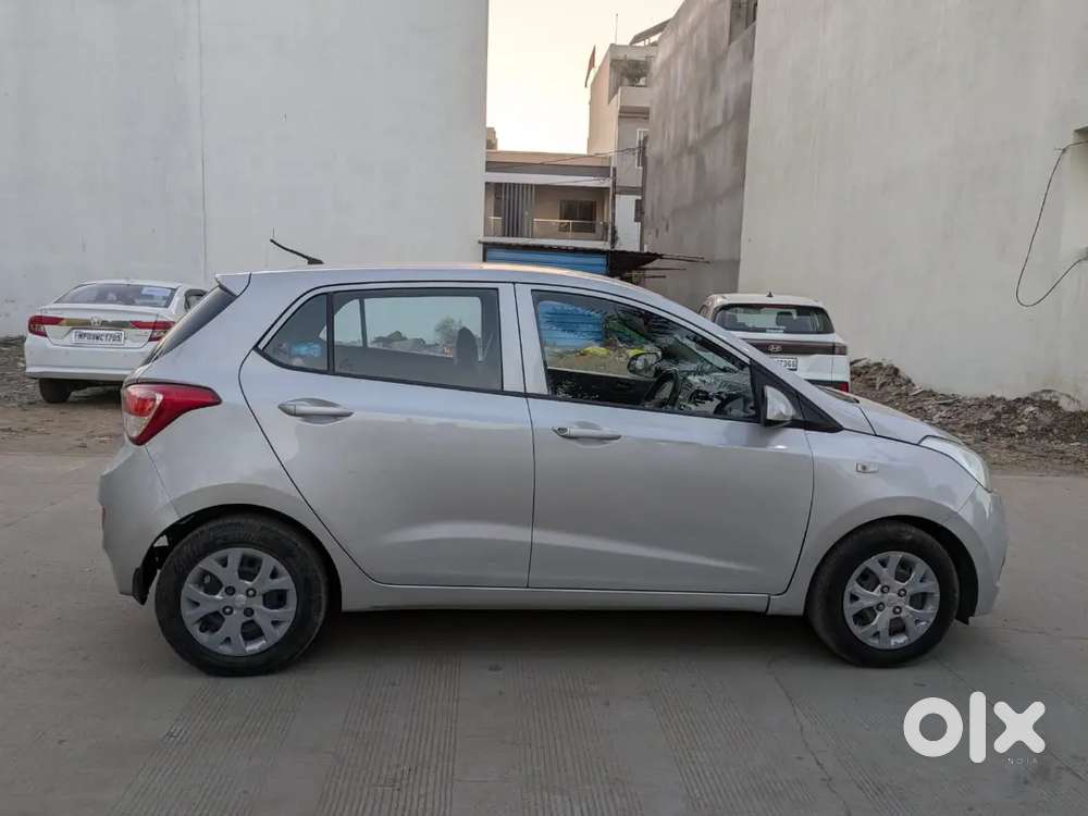 Hyundai Grand I10 2015 Diesel 77000 Km Driven
