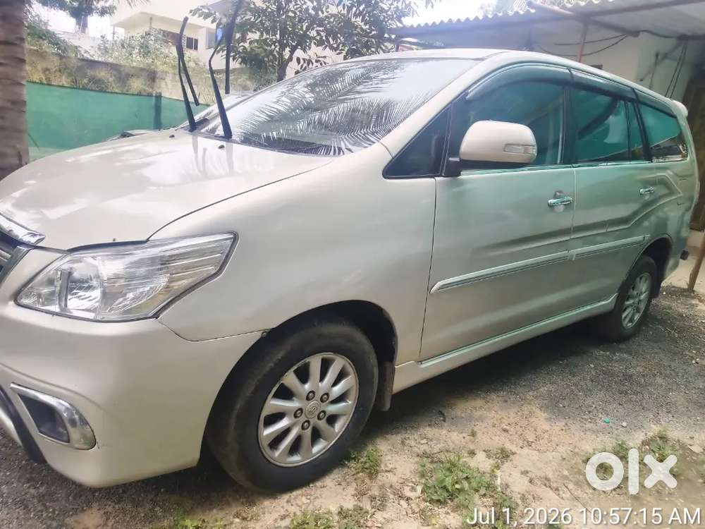 Toyota Innova 2.5 V 2012