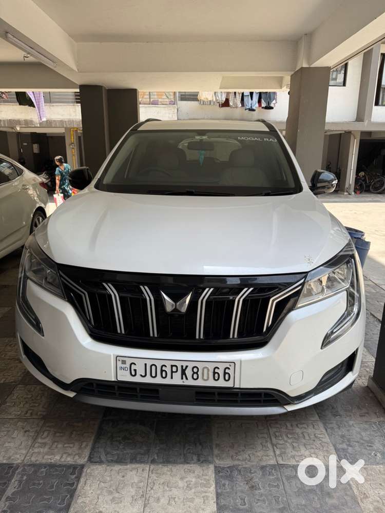 Mahindra Xuv700 Petrol Well Maintained Full Top Condition