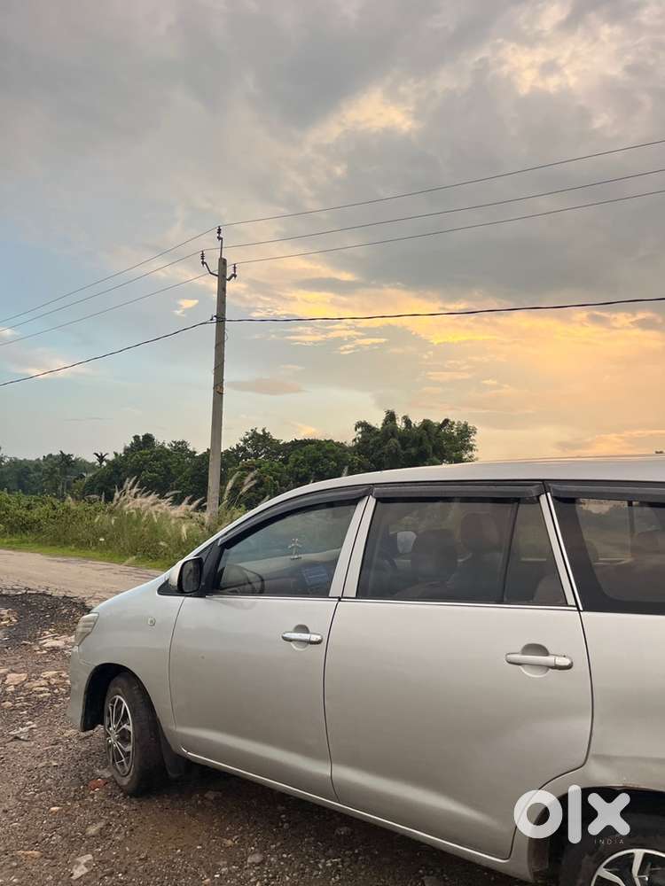 Toyota Innova 2012 Diesel Well Maintained