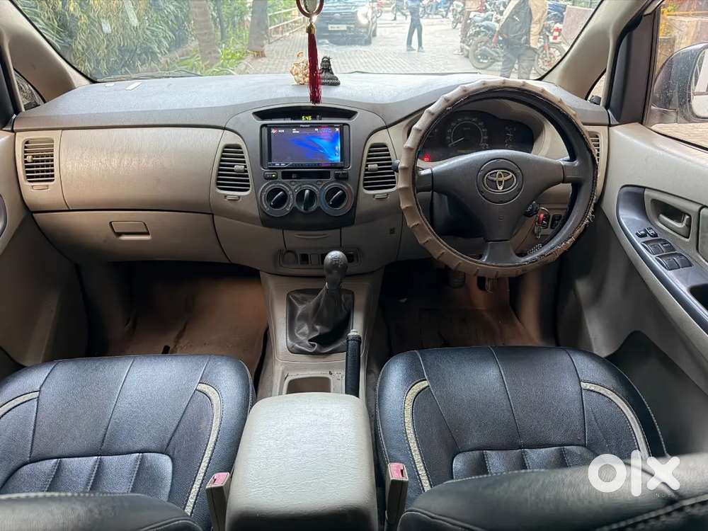 Toyota Innova 2.5 G 8 Seater 2011