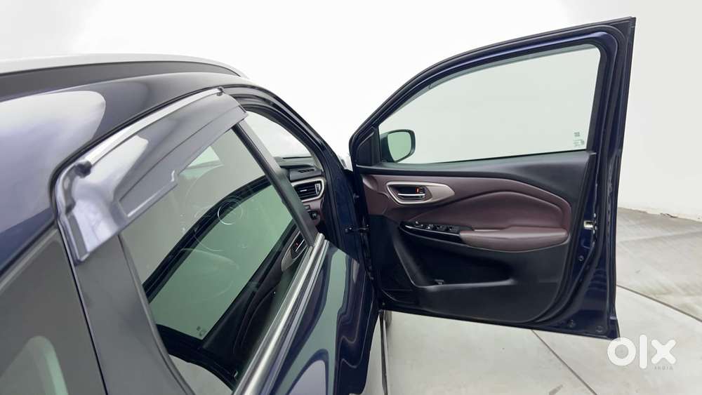 Maruti Suzuki Fronx Alpha 1.0l Turbo 6 At, 2023, Petrol