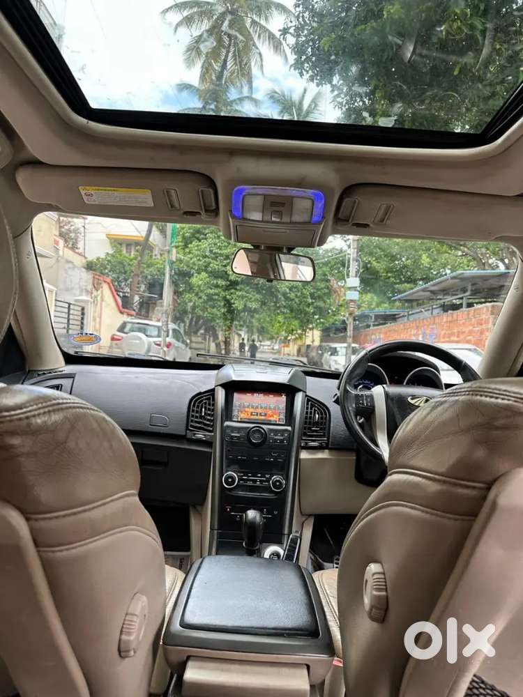 Mahindra Xuv500 W10 2015