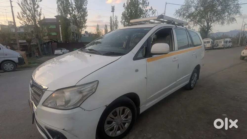 Toyota Innova 2014