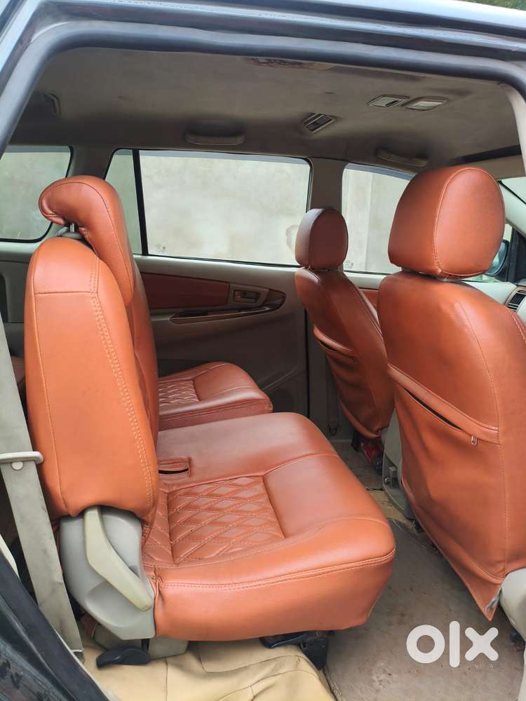 Toyota Innova 2.5 G (diesel) 8 Seater, 2010, Diesel