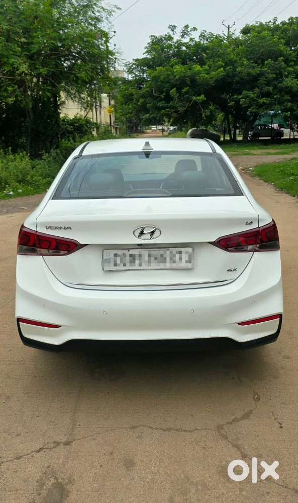 Hyundai Verna 1.6 Sx (o) Vtvt, 2019, Petrol